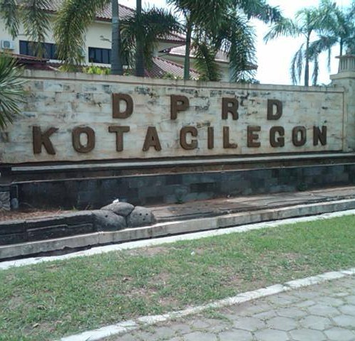 35 Anggota DPPRD Cilegon Dilantik, Walikota Harapkan Sinergitas 1 dprd