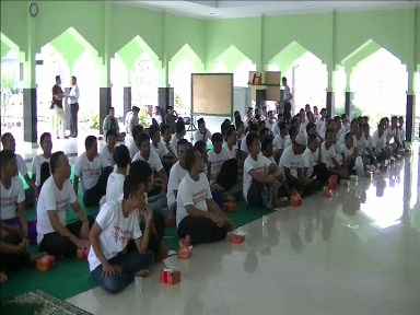 Warga Binaan Di Lapas Kelas III Kota Cilegon Saat Mengikuti Sosialisasi Pilkada 