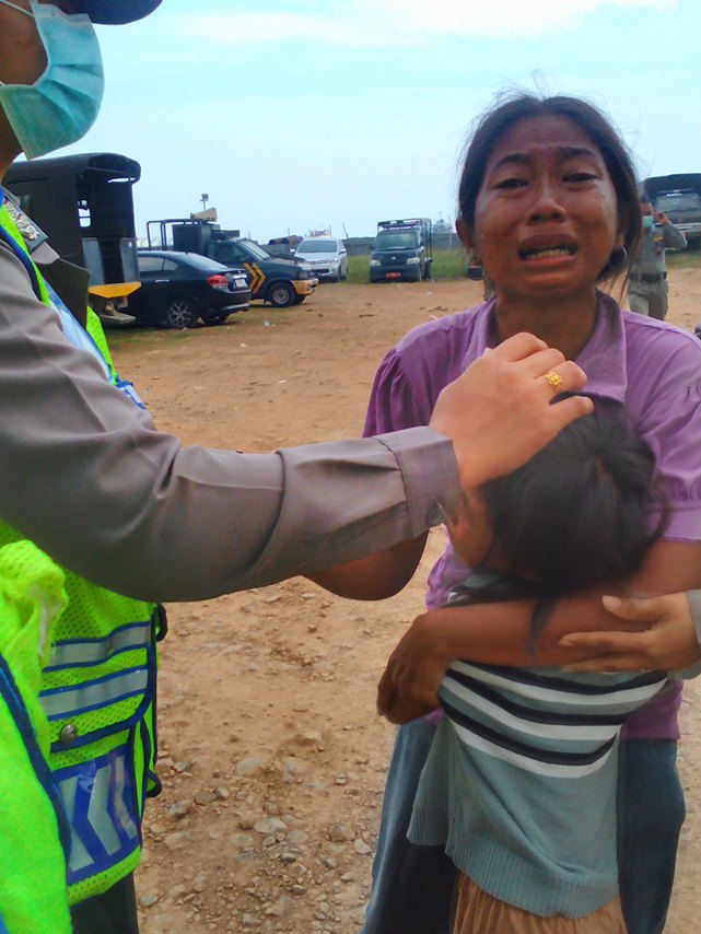 warga diamakan petugas