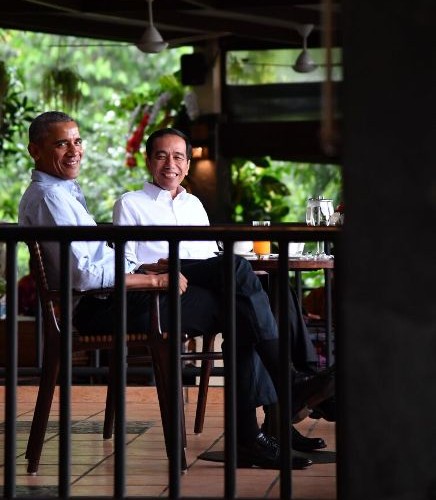 Jokowi duduk santai dengan obama