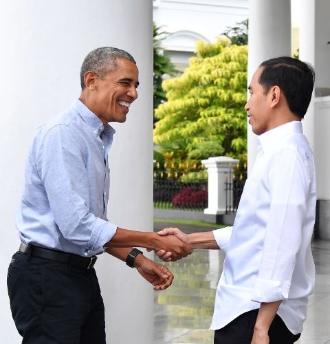 jokowi bersalaman bersama obama