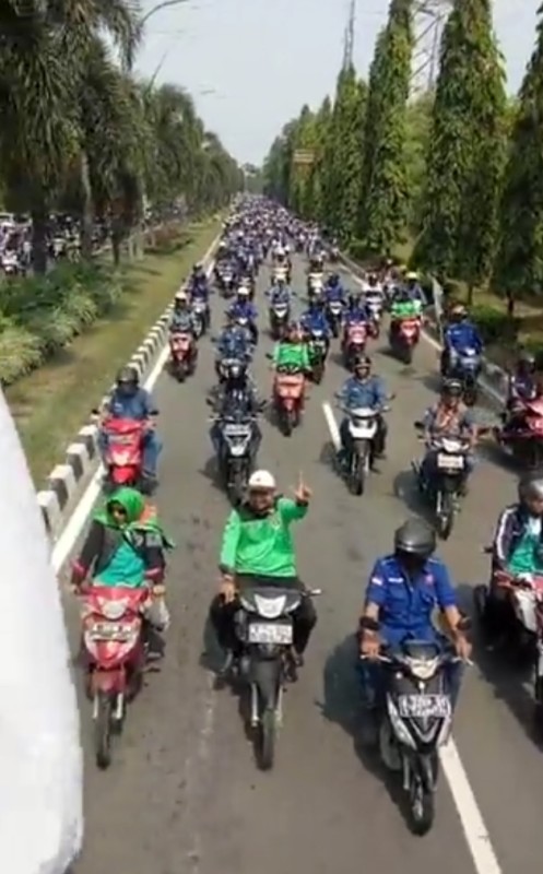 Ribuan Buruh PT Krakatau Steel Berunjuk Rasa 3 IMG_20190702_173454