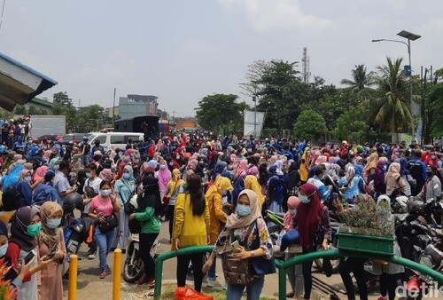 buruh-di-serang-tolak-omnibus-law_169