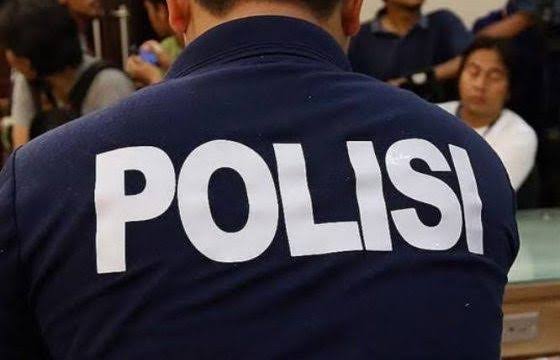 Polisi Gerebek Oknum Camat, Diduga Pesta Narkoba di Kantor 1 images 20