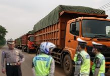Larangan parkir kendaraan besar, jalur Citeras-Cikande, laka lantas, tanggapan netizen