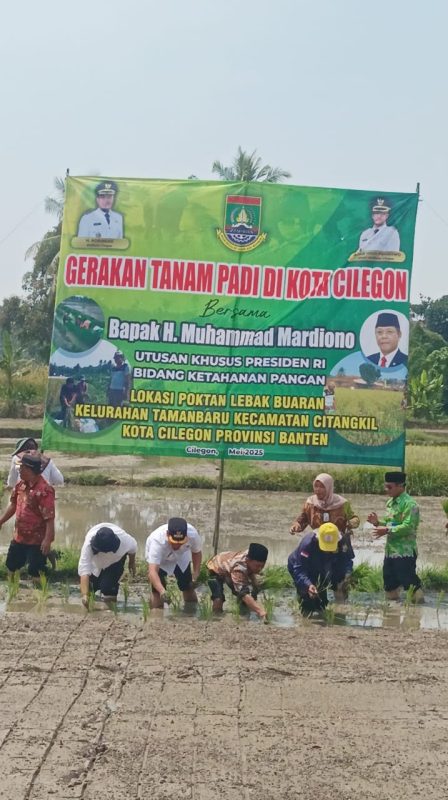 Petani Cilegon bersama penyuluh dan Kelompok Wanita Tani mendukung program swasembada pangan nasional Prabowo
