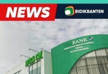 Gedung BPRS Cilegon Mandiri dengan headline berita tentang seleksi direksi dan sorotan publik terhadap transparansi serta kondisi keuangan bank.